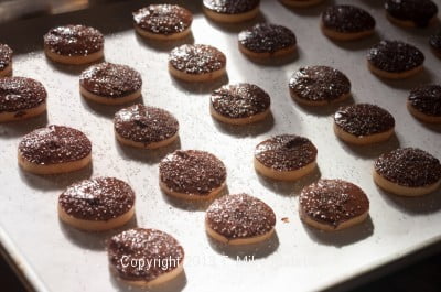 tray of finished cookies