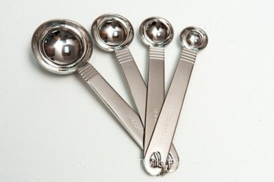 Measuring spoons