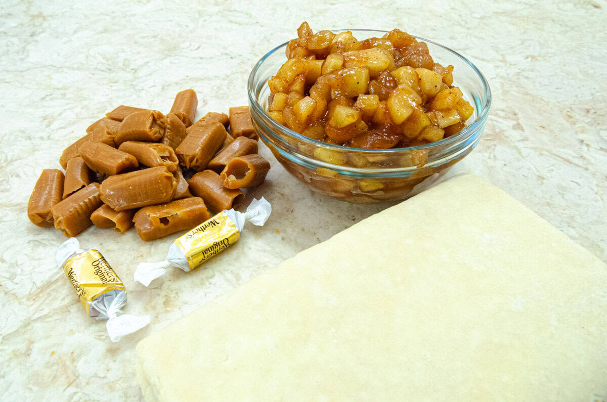 The second set of filling ingredients includes Werther soft caramels, cooked apple filling and the pastry.