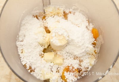 Powdered sugar and rum for Apricot filling
