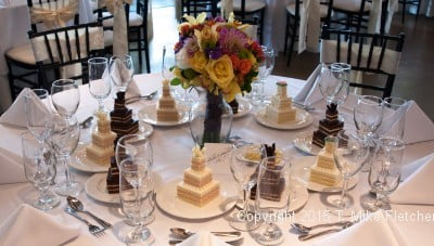Table setting of Mini-Wedding Cakes