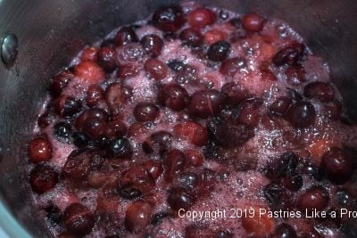 Cranberry filling boiling