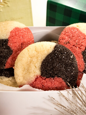Three flavors in one cookie - Chocolate, Vanilla and Strawberry make up this Neapolitan Butter Cookie