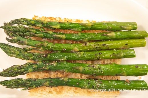 Asparagus on toast