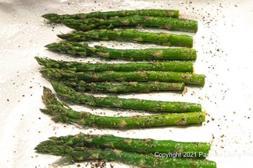 Roasted Asparagus for Easy Eggs Benedict