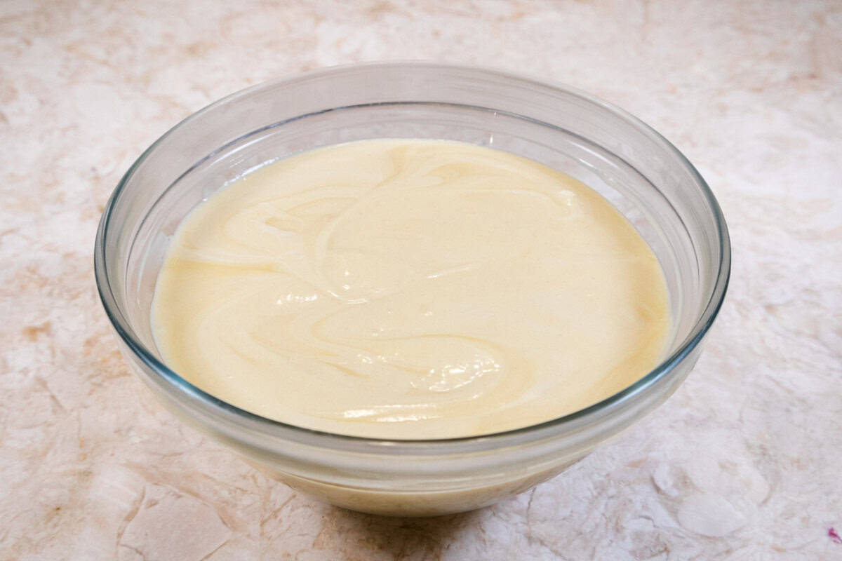 This is a bowl of pastry cream.