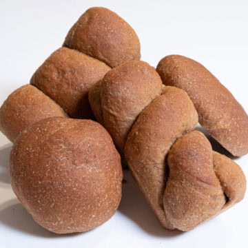 Different ways to shape the Outback Steakhouse Bread are shown.