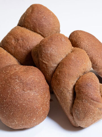 Different ways to shape the Outback Steakhouse Bread are shown.