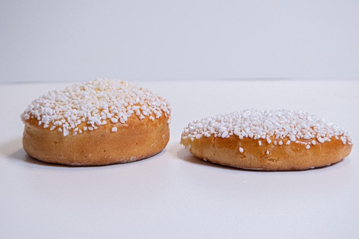 This photo shows two different sizes of the buns - one taller than the other. 