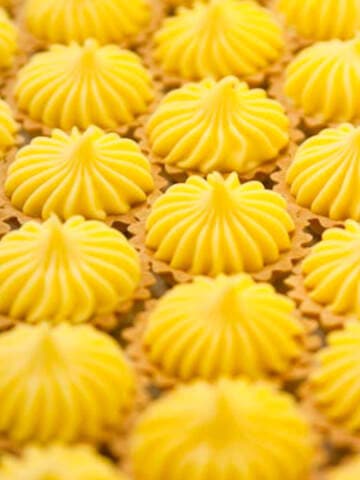 Lemon Curd Tarts in rows.
