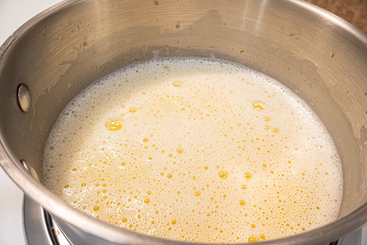 Before coming to a boil, the filling will be foamy at first.
