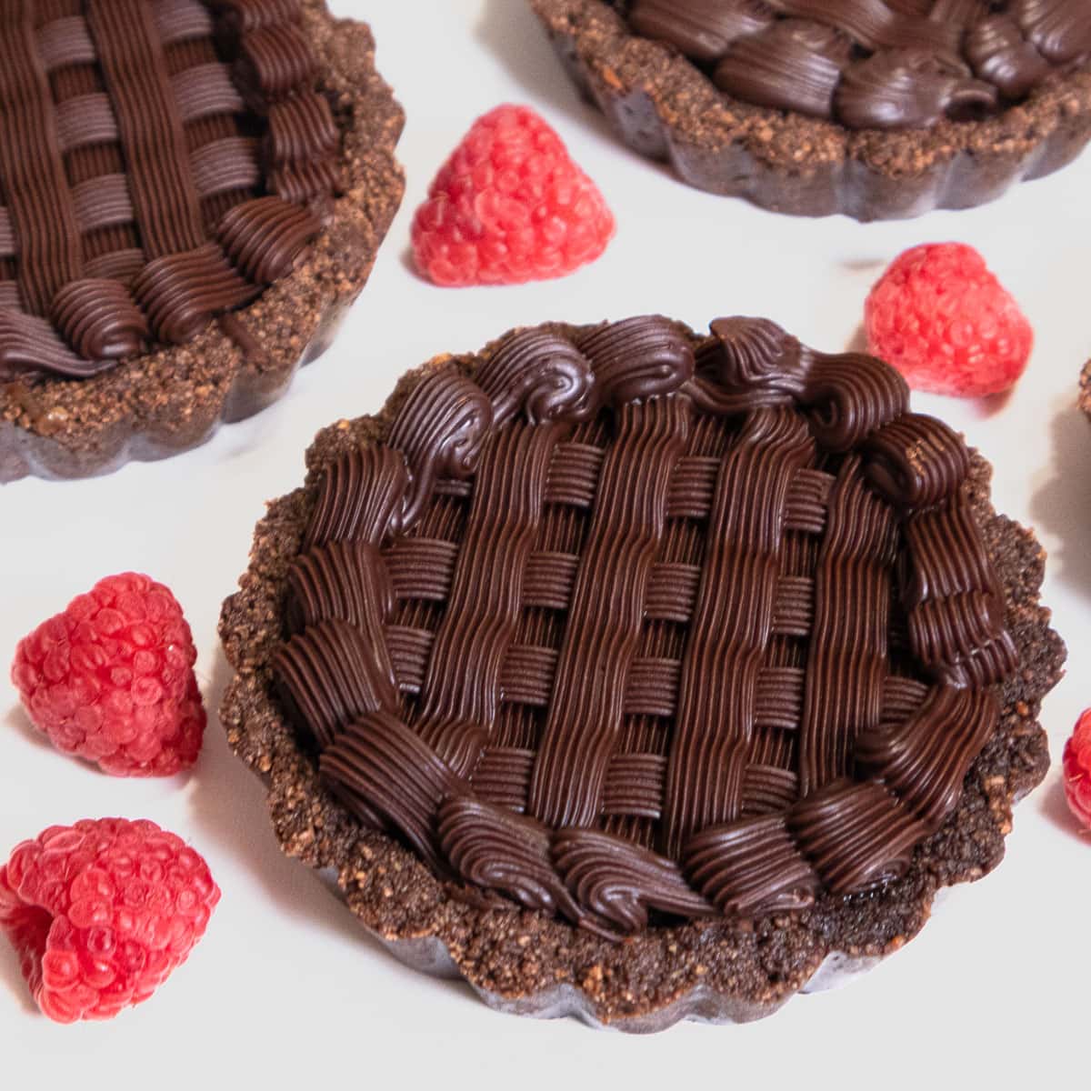 No Bake Mini Chocolate Caramel Tarts