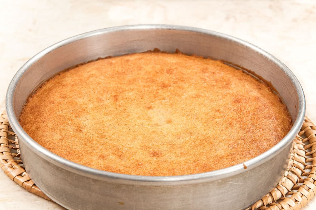How to Bake a Flat Cake or Cake Pan Prep